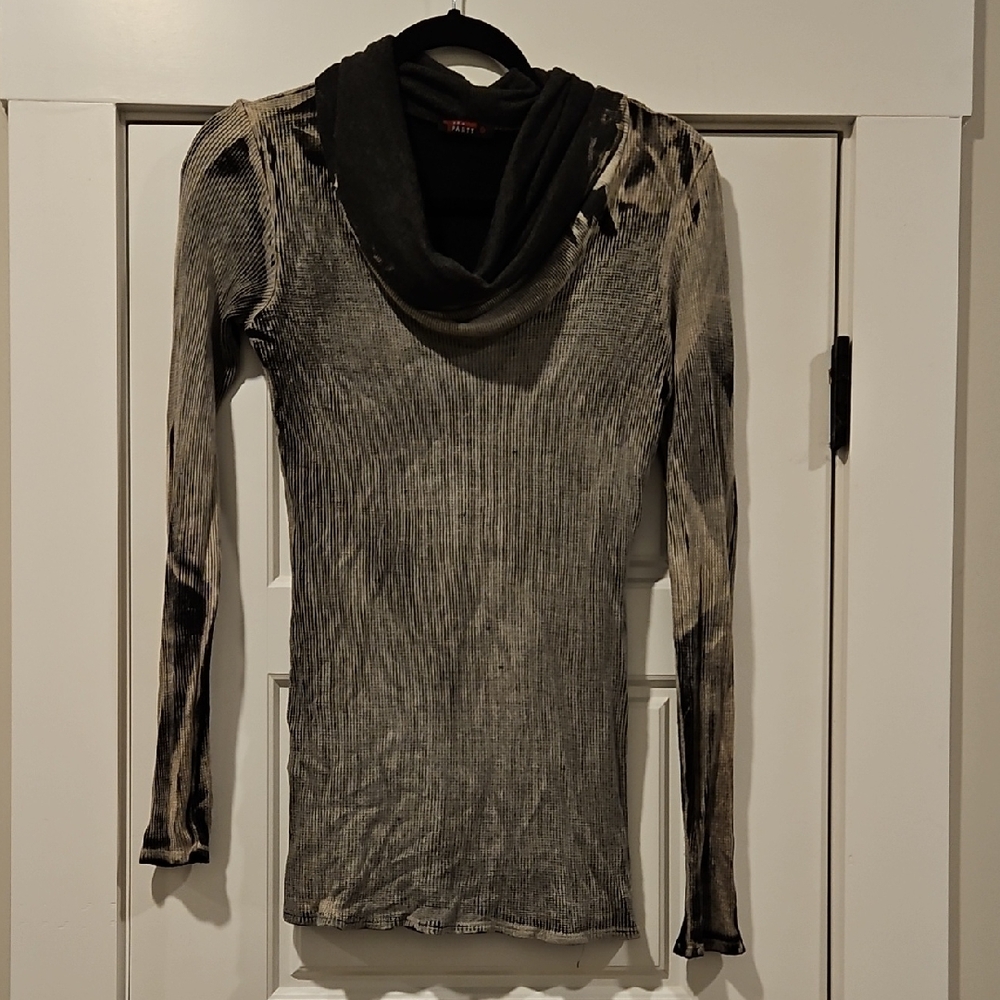 Gray and Black Women's Sweater